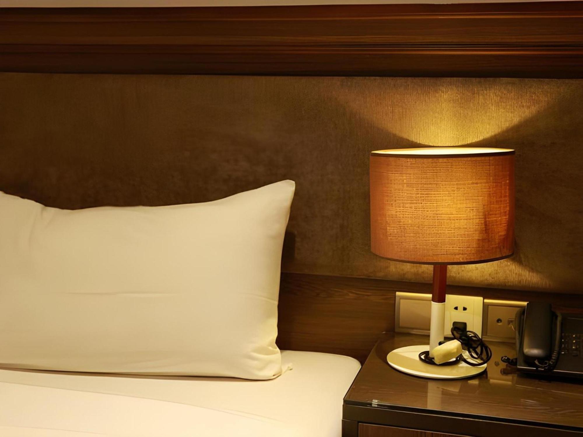 Collection O Le Grand Hanoi Hotel - The Tryst Экстерьер фото